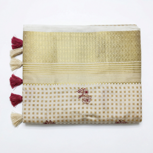 Kasavu Saree