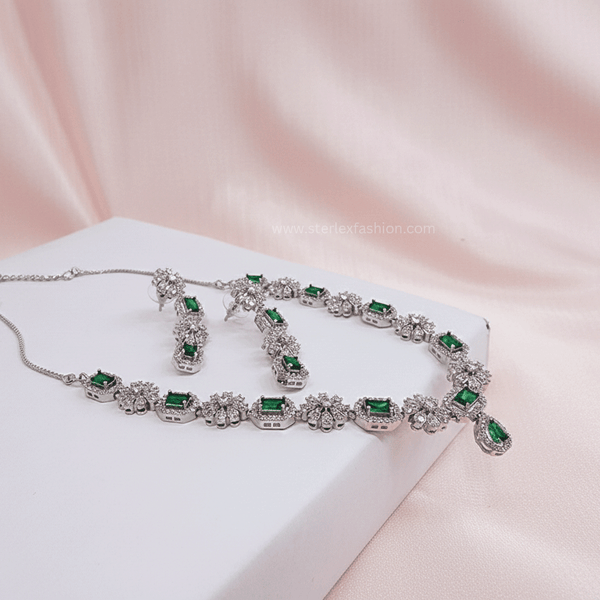 Elite Star Green AD Necklace