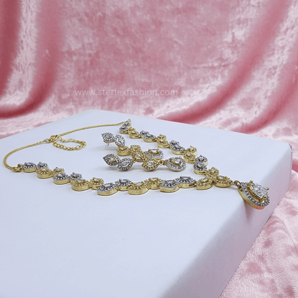 Royal Glossy AD Necklace Set